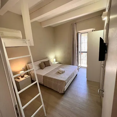 Bed and breakfast Domus San Pietro 3*